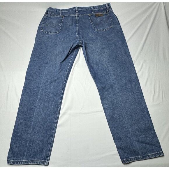 Wrangler 31MWZGK Men's Relaxed Fit Straight Leg Blue Jeans - Size 42x31.5 - Picture 2 of 7